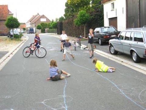 a que edad debo dejar salir sola a mi hija
