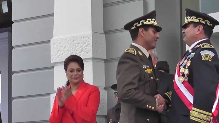 como se llama el ministro de la defensa