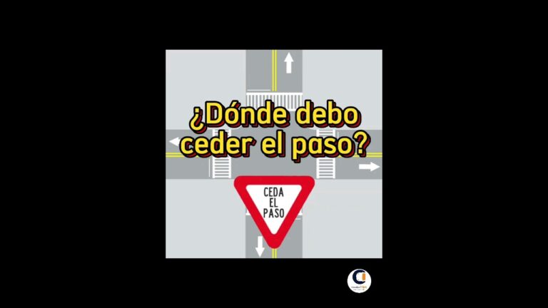 debe ceder el paso al vehículo blanco de la izquierda