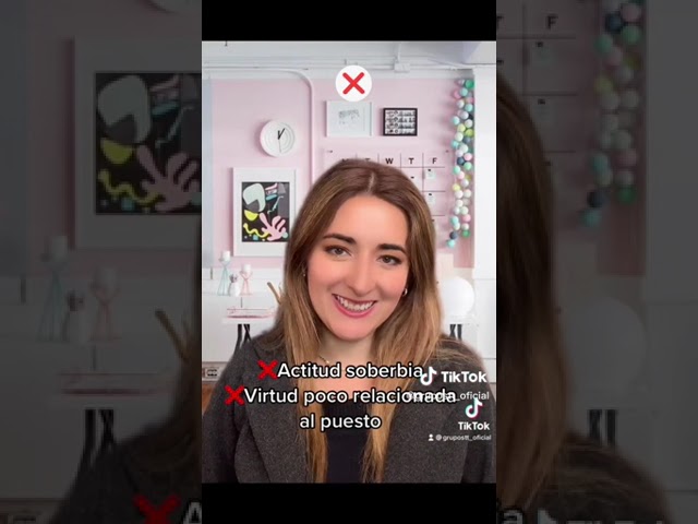 que eleva a una persona en su cargo de empleo