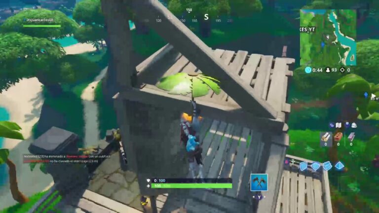 se encuentra entre una furgoneta de reinicio un campamento pirata