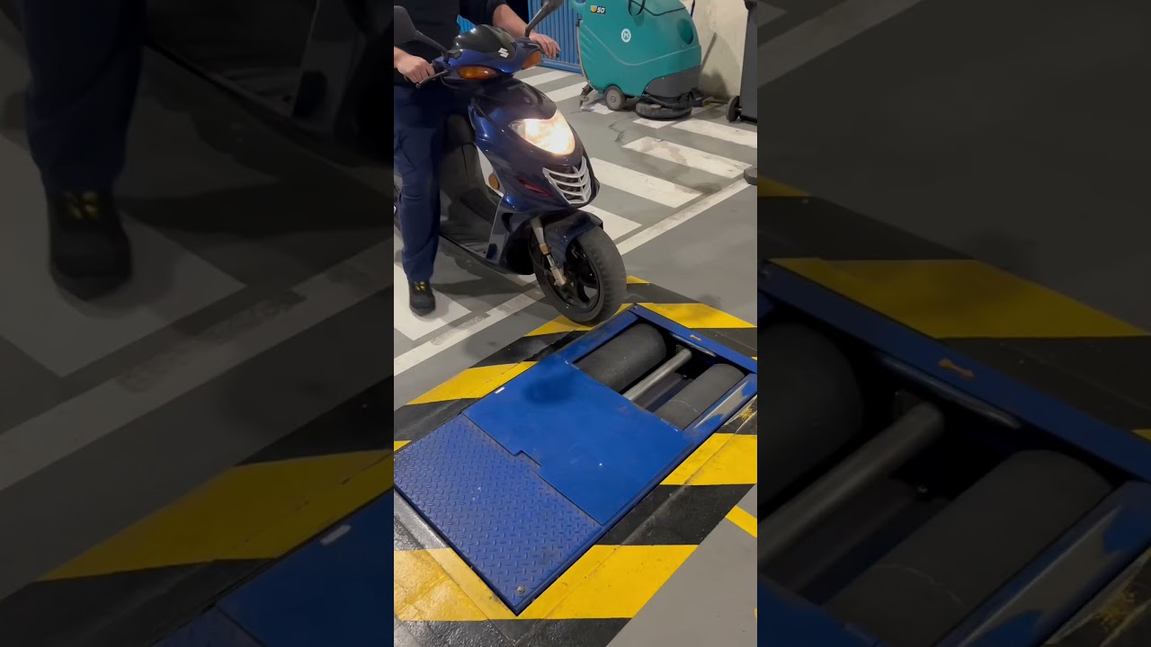 si conduce un ciclomotor puede atravesar este cebreado